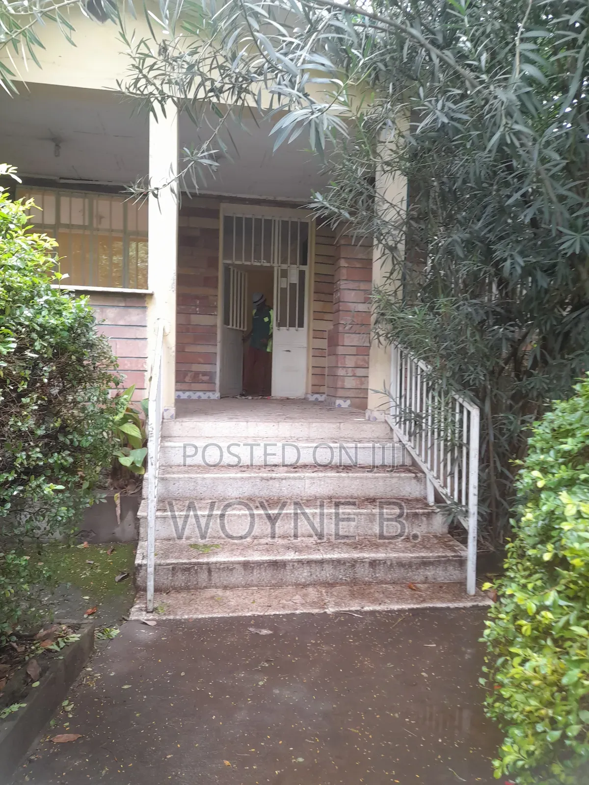 15bdrm House in Adama for sale