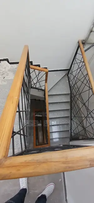 5bdrm House in 72, Bole for rent