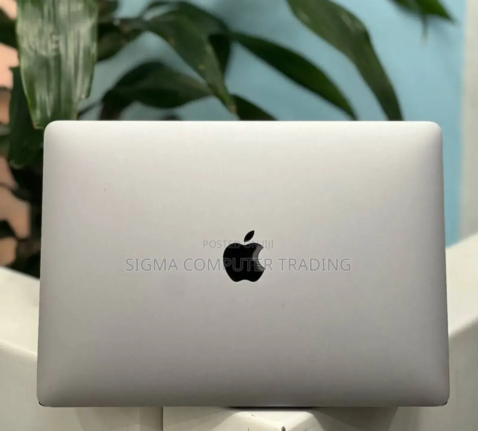 New Laptop Apple MacBook Pro 2017 8GB Intel Core I5 SSD 256GB