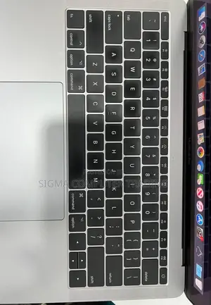 New Laptop Apple MacBook Pro 2017 8GB Intel Core I5 SSD 256GB