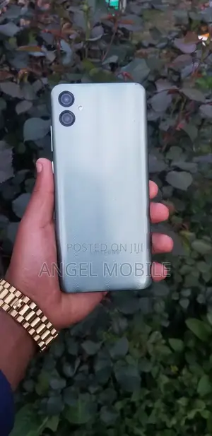 Photo - Samsung Galaxy F04 64 GB Gray