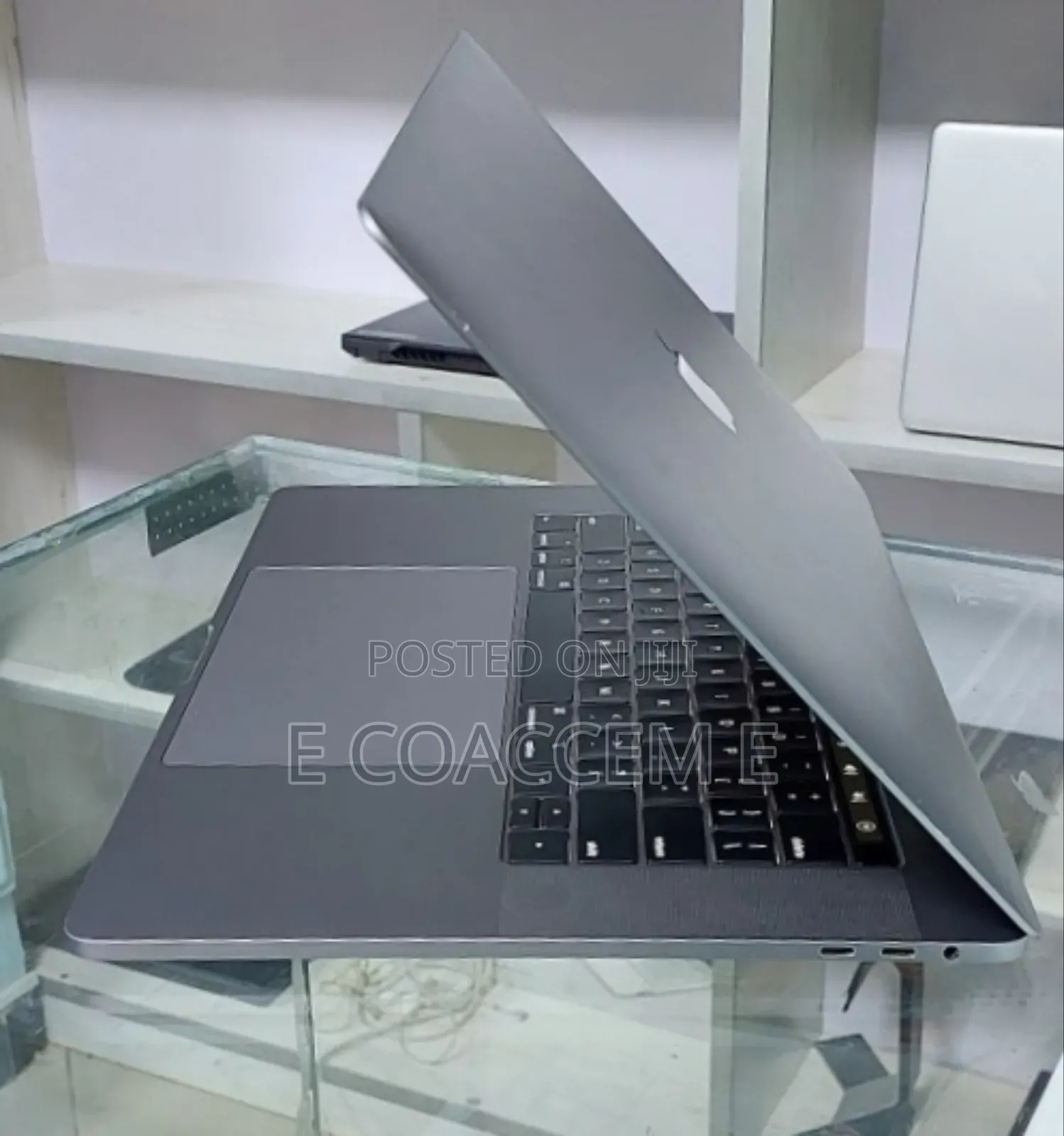 New Laptop Apple MacBook 32GB Intel Core I9 SSD 512GB