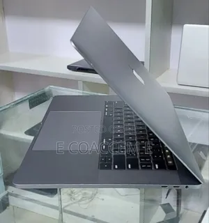 New Laptop Apple MacBook 32GB Intel Core I9 SSD 512GB