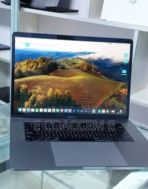 Photo - New Laptop Apple MacBook 32GB Intel Core I9 SSD 512GB