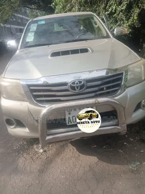 Toyota Hilux 2013 Silver