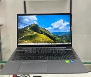 New Laptop HP ZBook 15u G5 16GB Intel Core I7 SSD 512GB