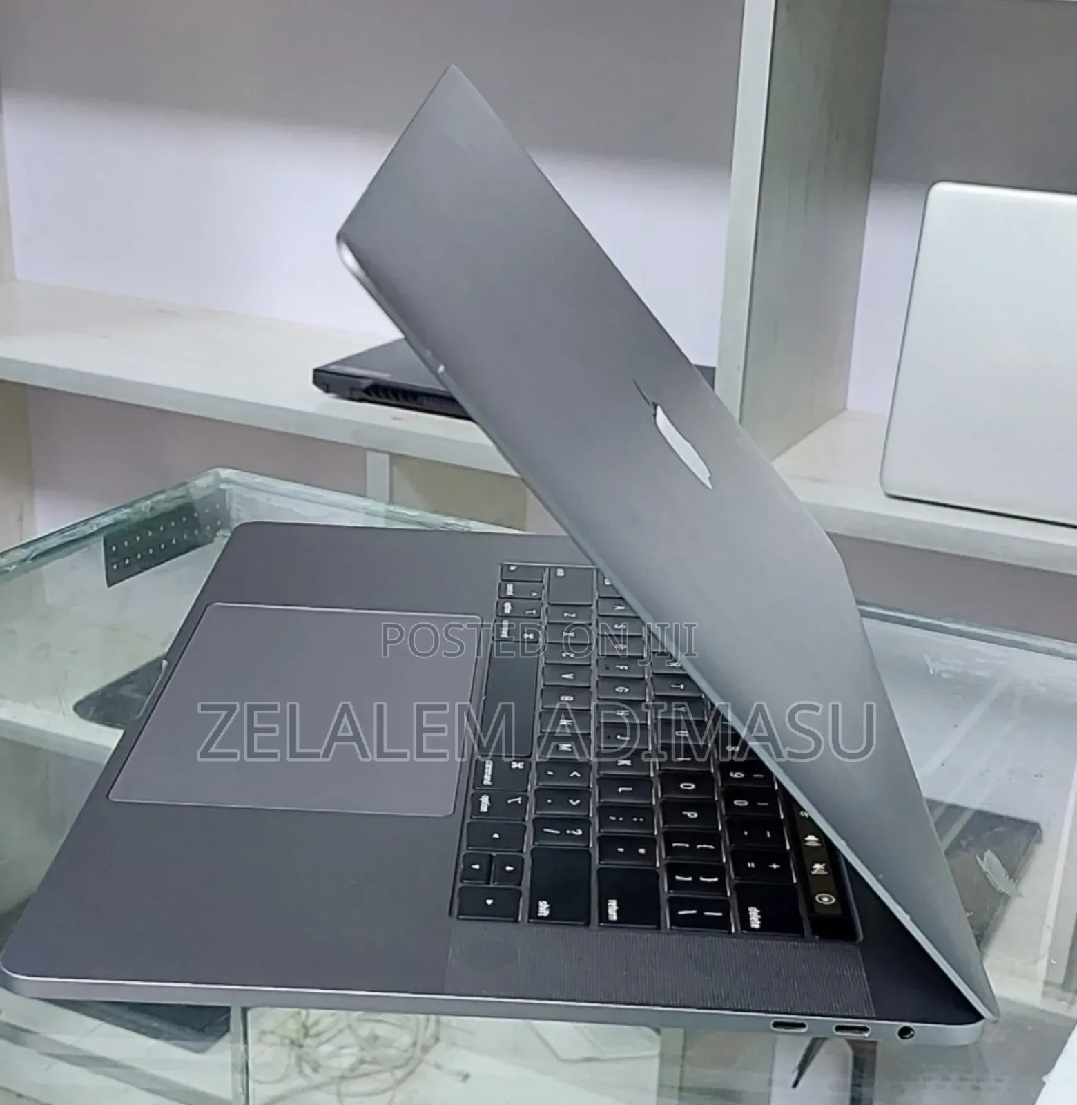 New Laptop Apple MacBook Pro 2019 32GB Intel Core I9 SSD 512GB