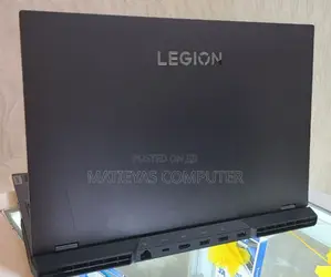 New Laptop Lenovo Legion 7 16GB AMD Ryzen 7 SSD 512GB