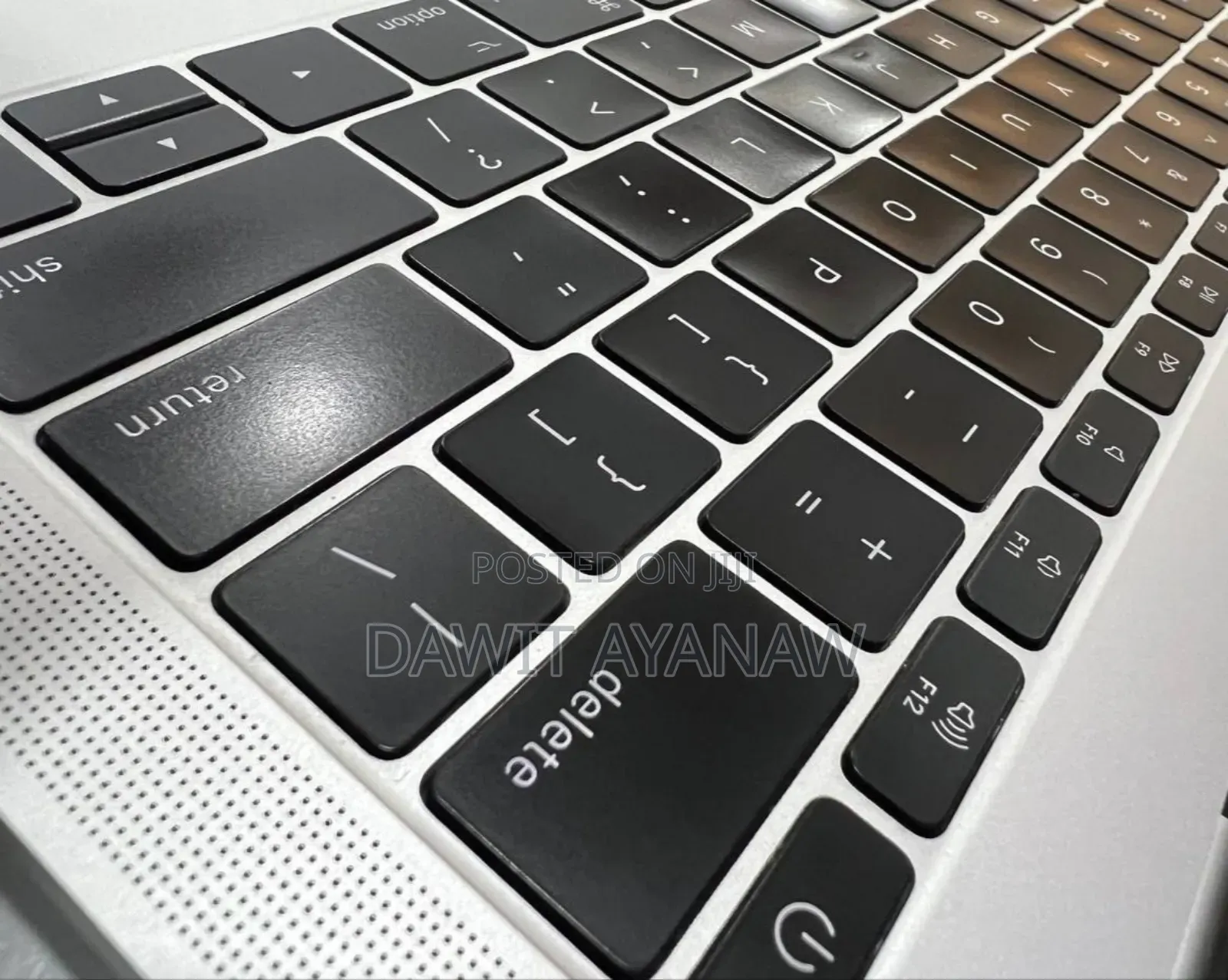 New Laptop Apple MacBook Pro 2017 8GB Intel Core I5 SSD 256GB