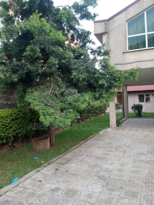 3bdrm Mansion in Yeka for sale
