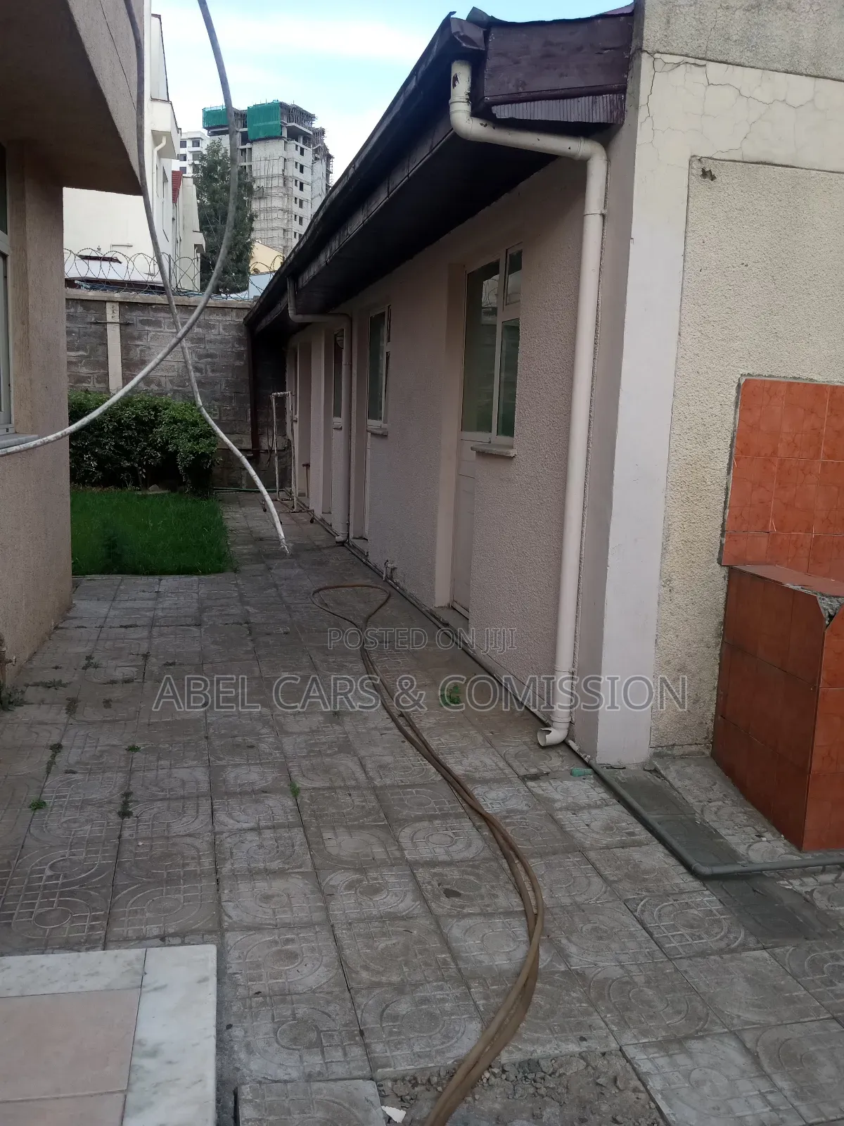 3bdrm Mansion in Yeka for sale