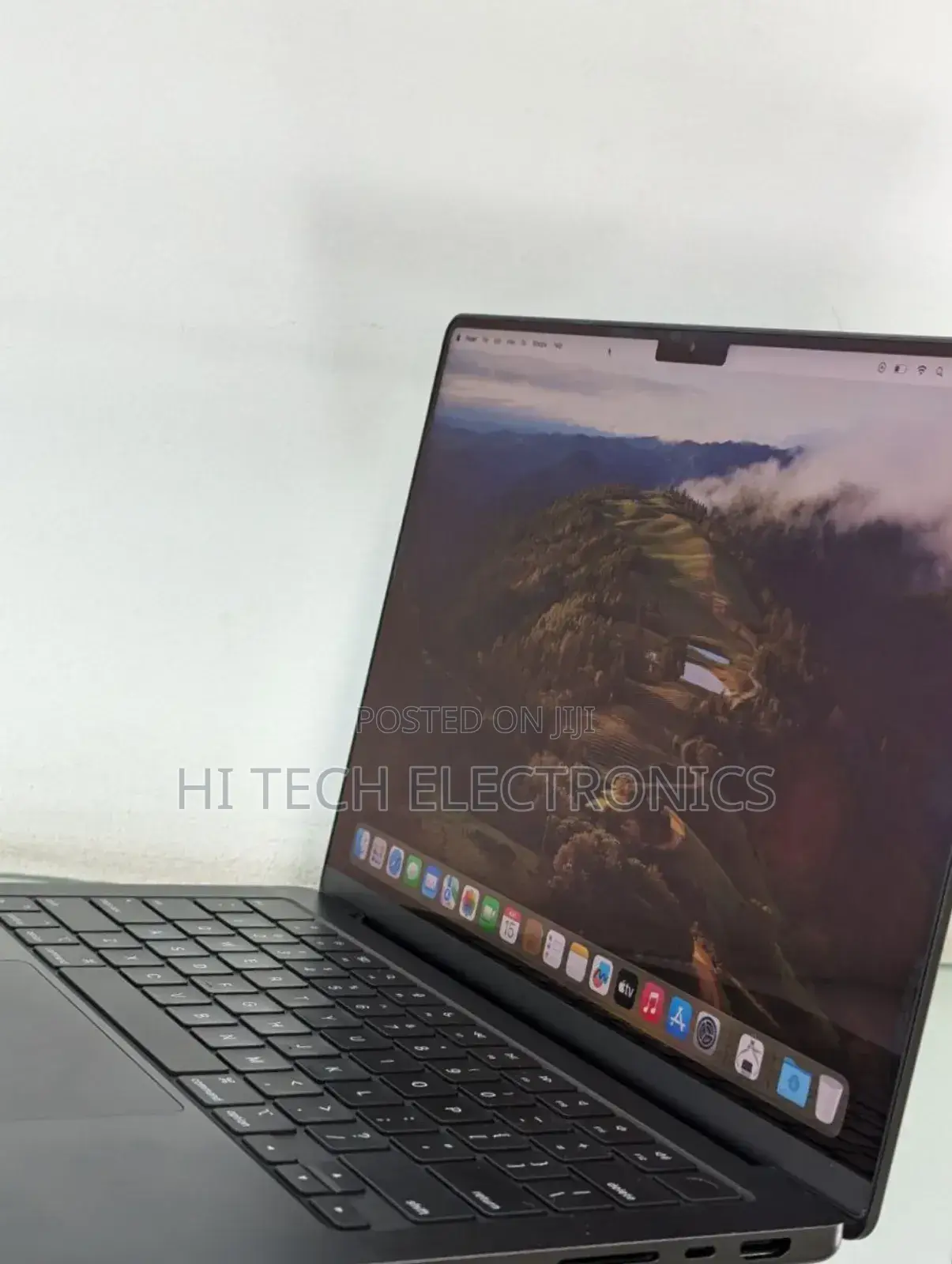 New Laptop Apple MacBook Pro 2023 M3 14-Inch 18GB Apple M3 SSD 512GB