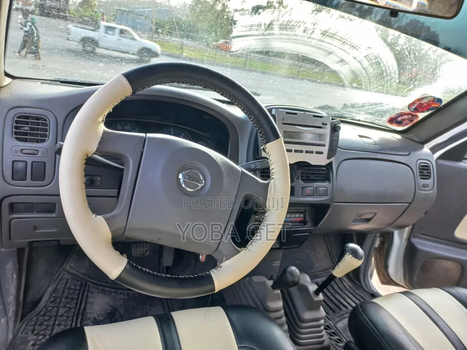 Nissan NP300 2400i Hi-Rider Double Cab 2010 White