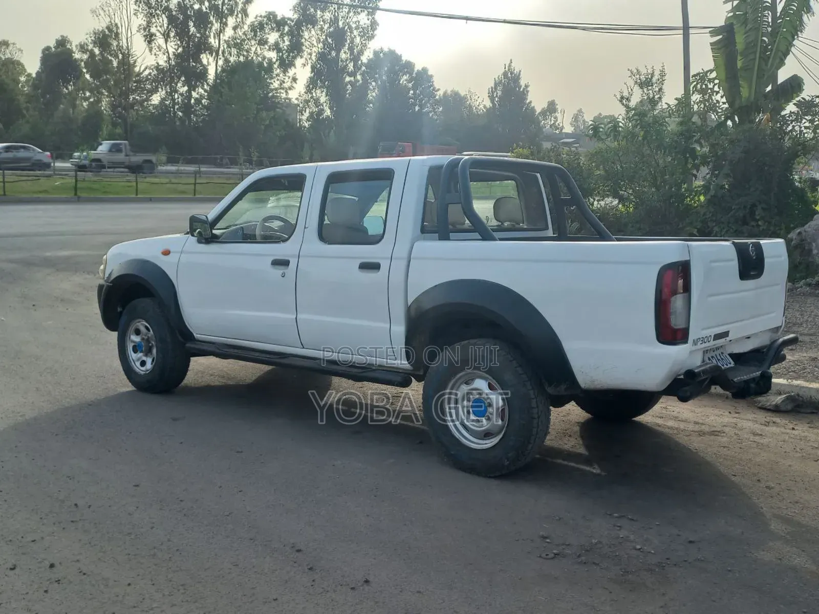 Nissan NP300 2400i Hi-Rider Double Cab 2010 White