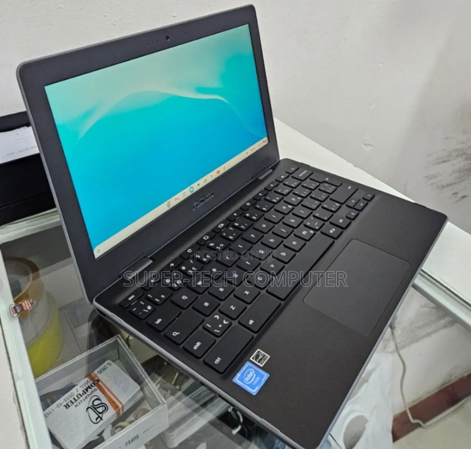 New Laptop Asus Chromebook C300SA 4GB Intel Celeron SSD 60GB