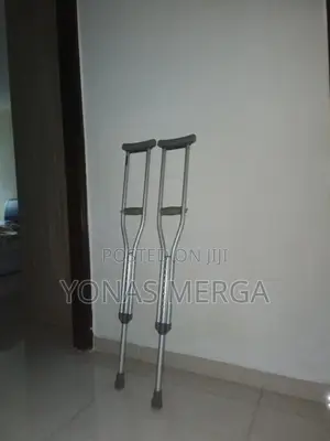Photo - Auxiliary Crutches፳°F Crutches፺₱ Crutches፲₶ Crunch፱৲ Cranch