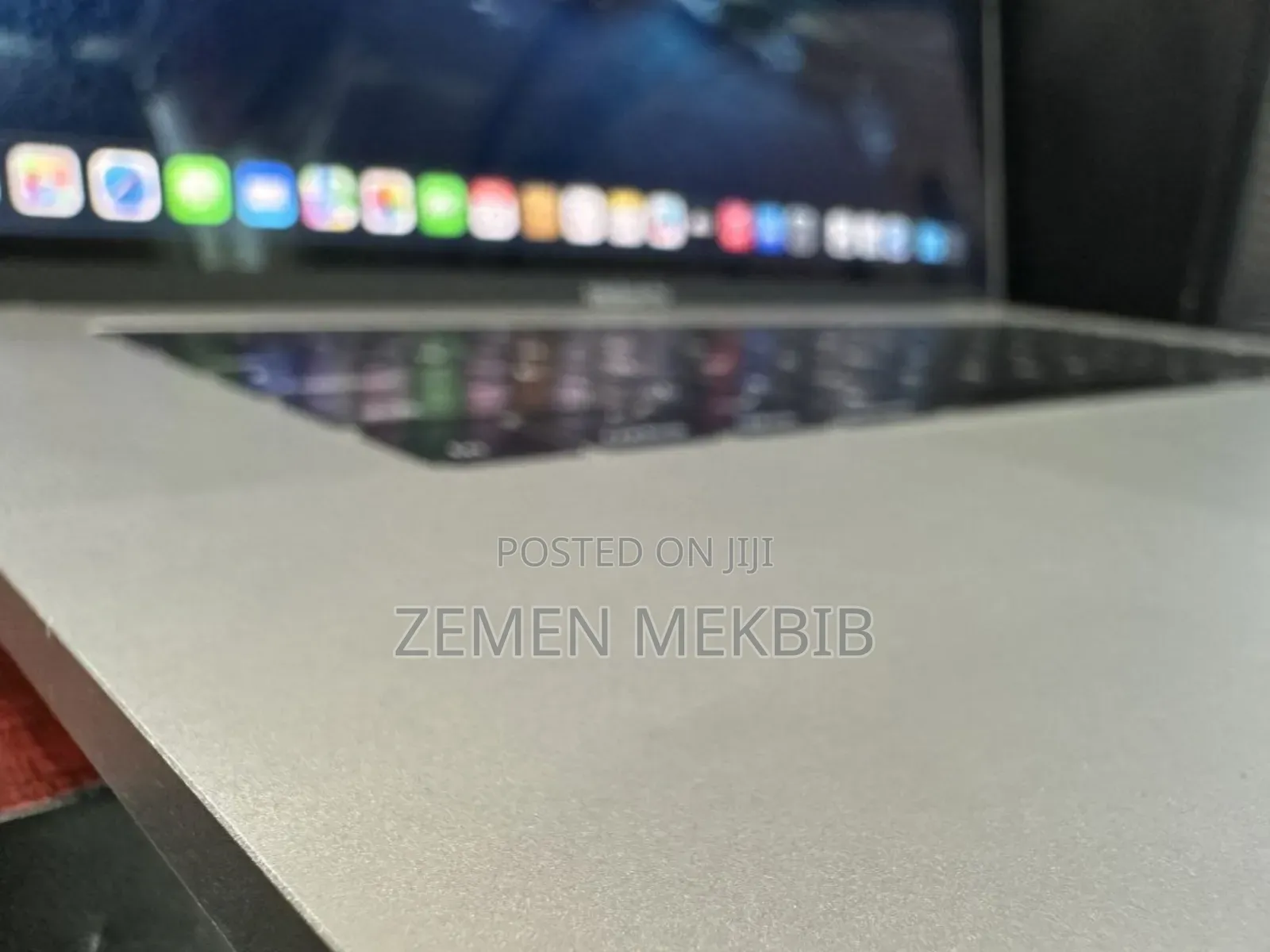 New Laptop Apple MacBook Pro 2017 16GB Intel Core I7 SSD 256GB