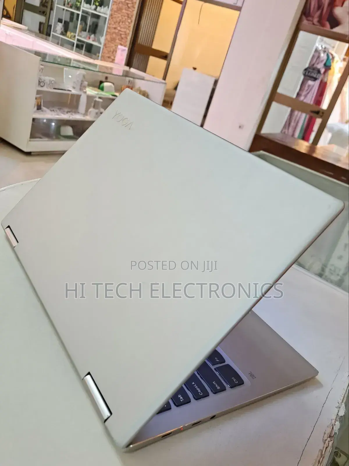 New Laptop Lenovo Yoga 710 8GB Intel Core I5 SSD 512GB