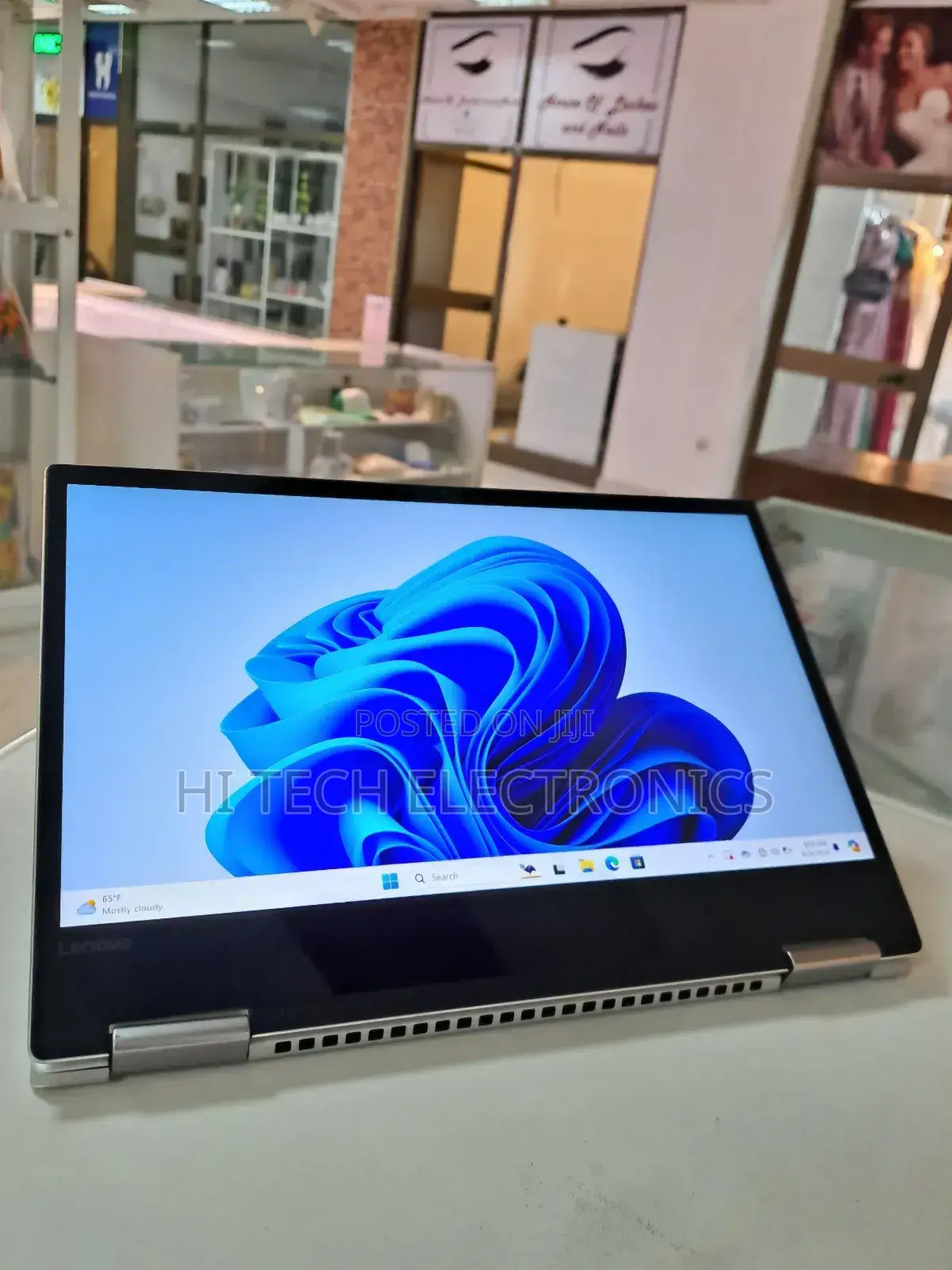 New Laptop Lenovo Yoga 710 8GB Intel Core I5 SSD 512GB