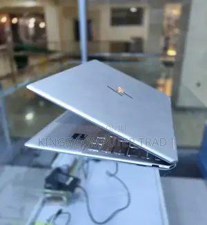 New Laptop HP Spectre 8GB Intel Core I5 SSD 512GB