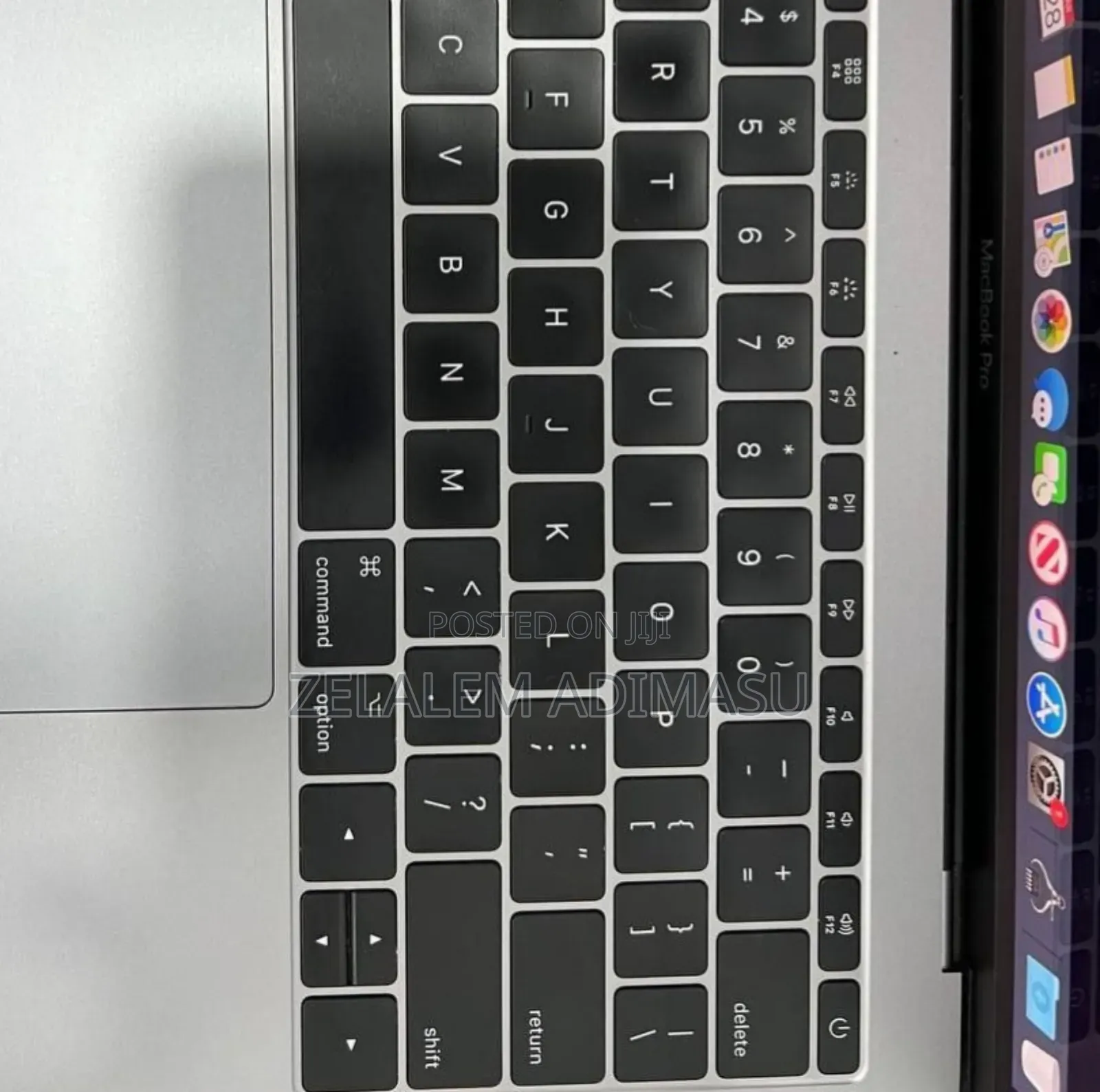 New Laptop Apple MacBook Pro 2017 8GB Intel Core I9 SSD 256GB