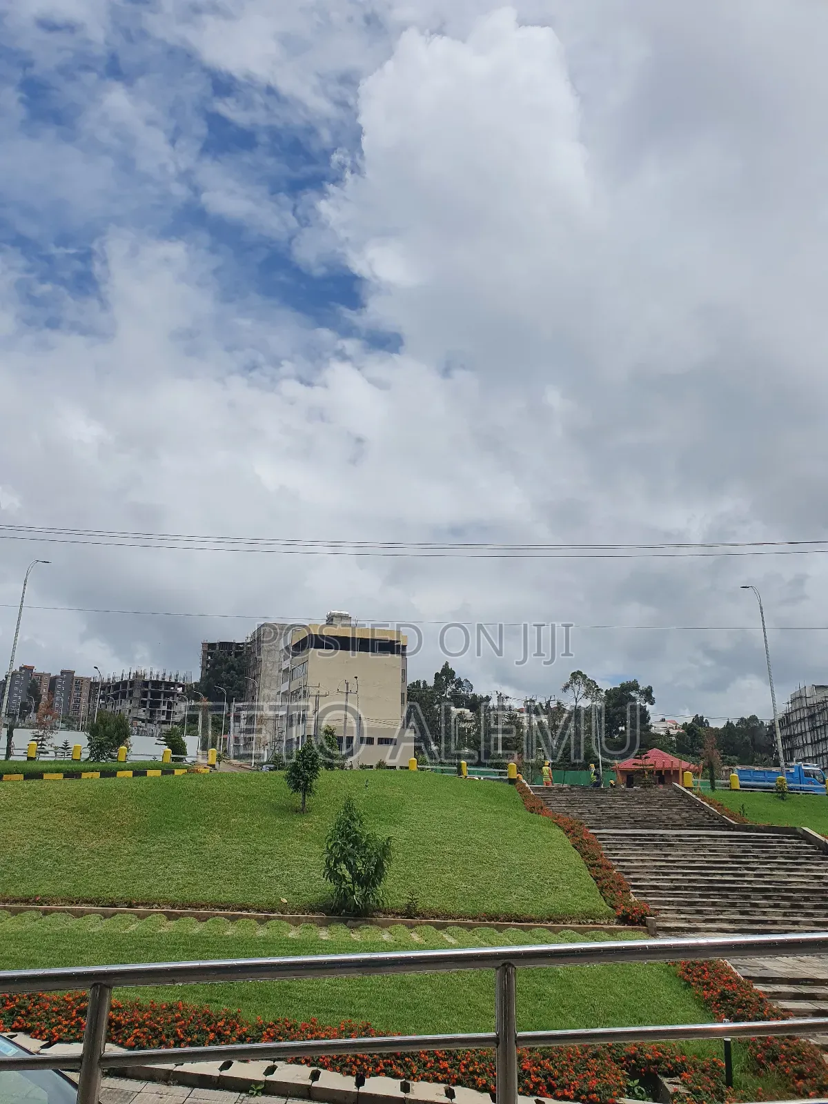 የሚሸጥ ቦታ ሲኤምሲ ሚኒስትሮች ሰፈር 500 ካሬ 60 ሚሊዮን ዋና አስፓልት ላይ