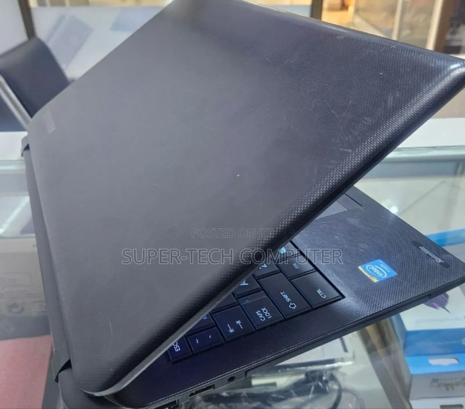 Laptop Toshiba Satellite C55 4GB Intel Celeron HDD 140GB