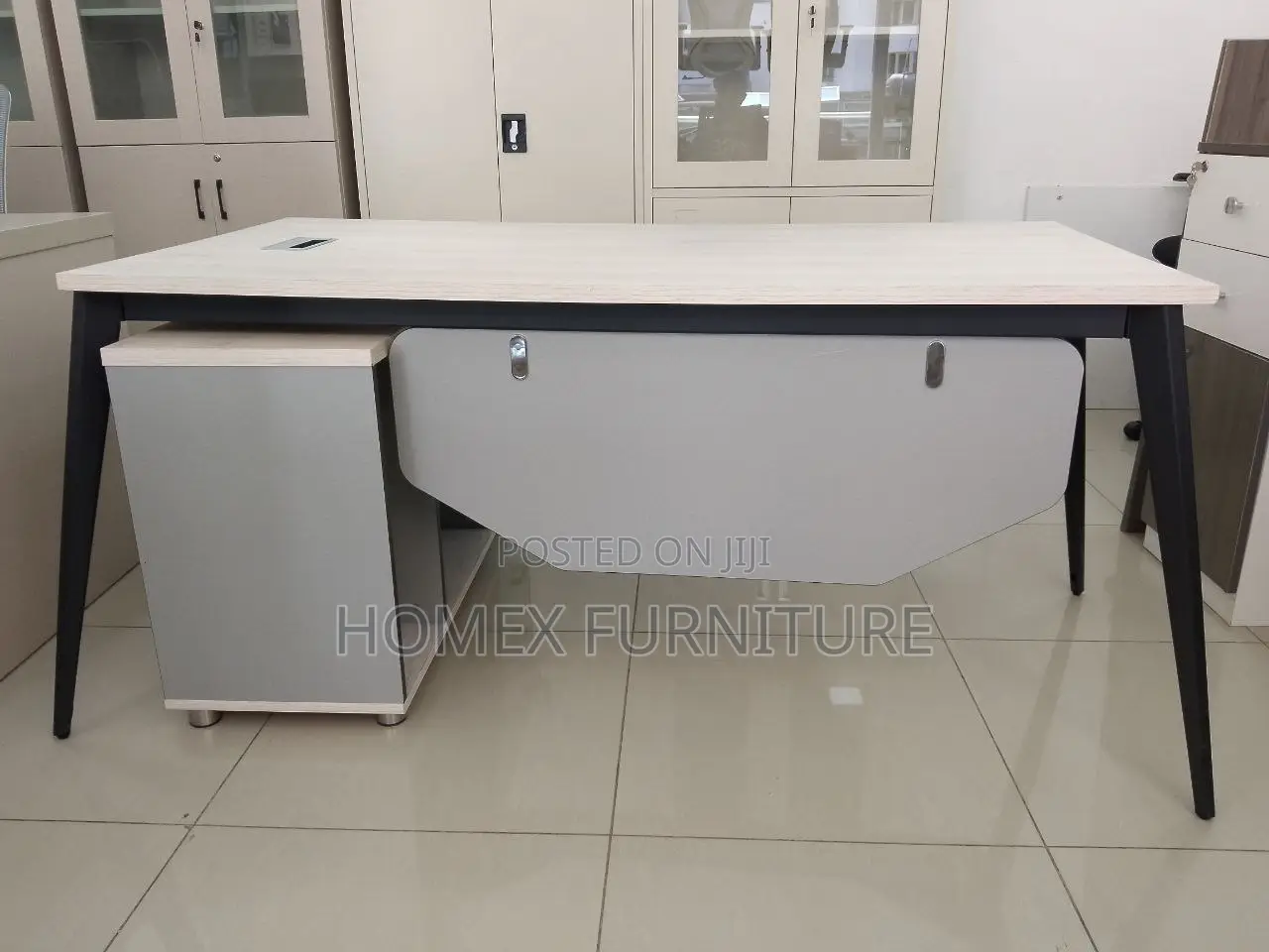 Office Furniture Table | Desk የ ቢሮ ፈርኒቸር ጠረጴዛ