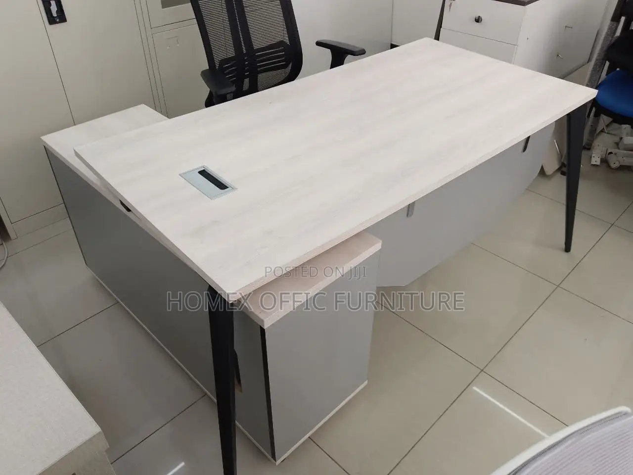 Office Managerial Table የቢሮ ዴስክ