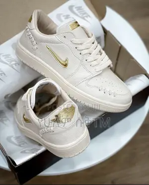 Photo - Original Air Jordan 1 Low ‘Method of Make’ WMNS Khaki Shoes
