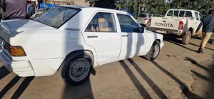 Mercedes-Benz 190E 1989 White