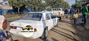 Mercedes-Benz 190E 1989 White
