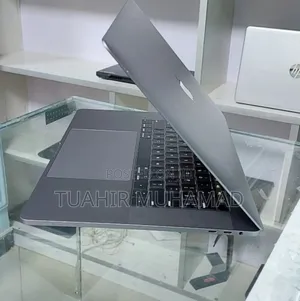 New Laptop Apple MacBook Pro 2019 32GB Intel Core I9 SSD 512GB