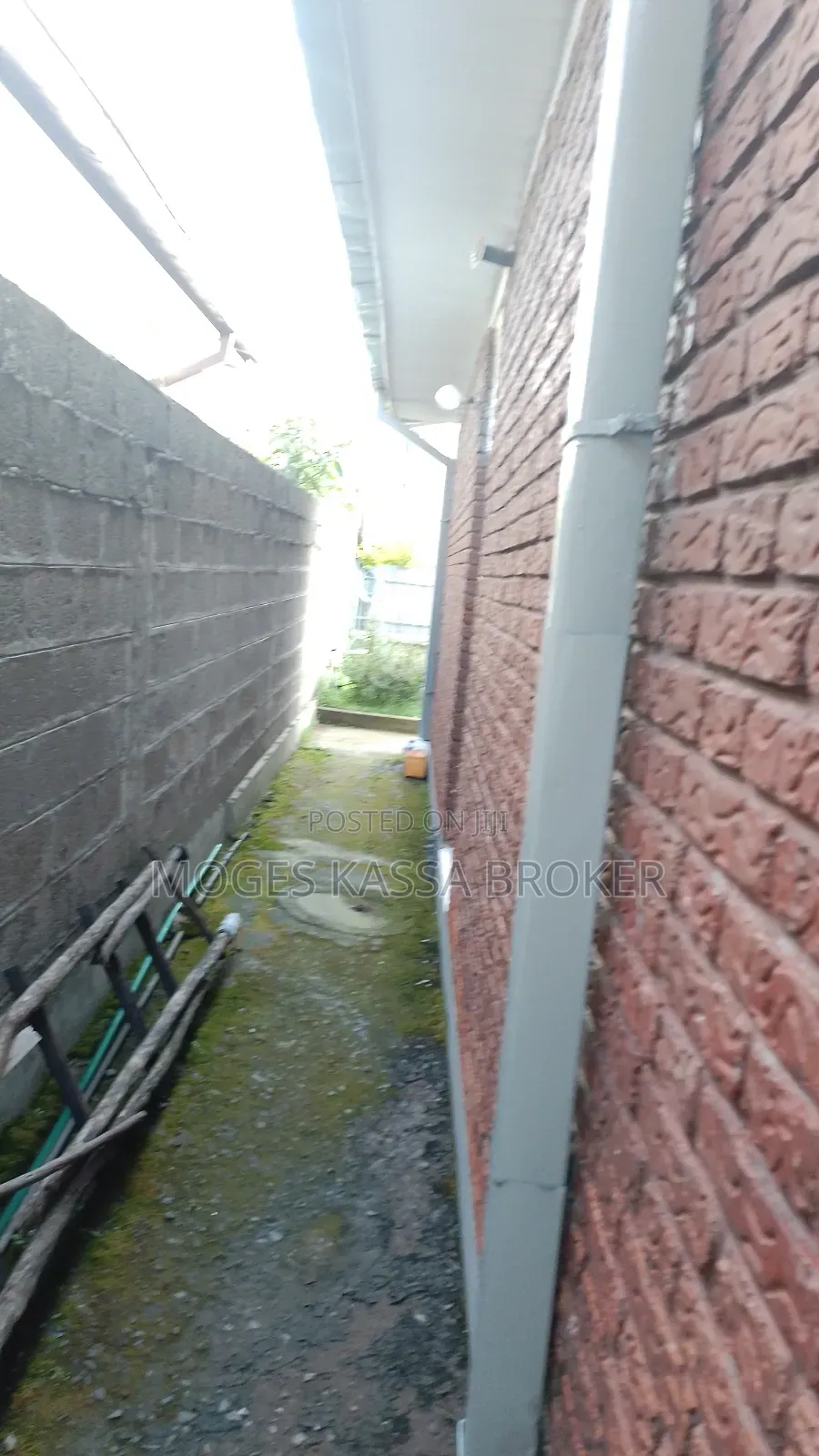 Furnished 4bdrm Villa in አያት የሚሸጥ 300 ካሬ ነባር, Yeka for sale