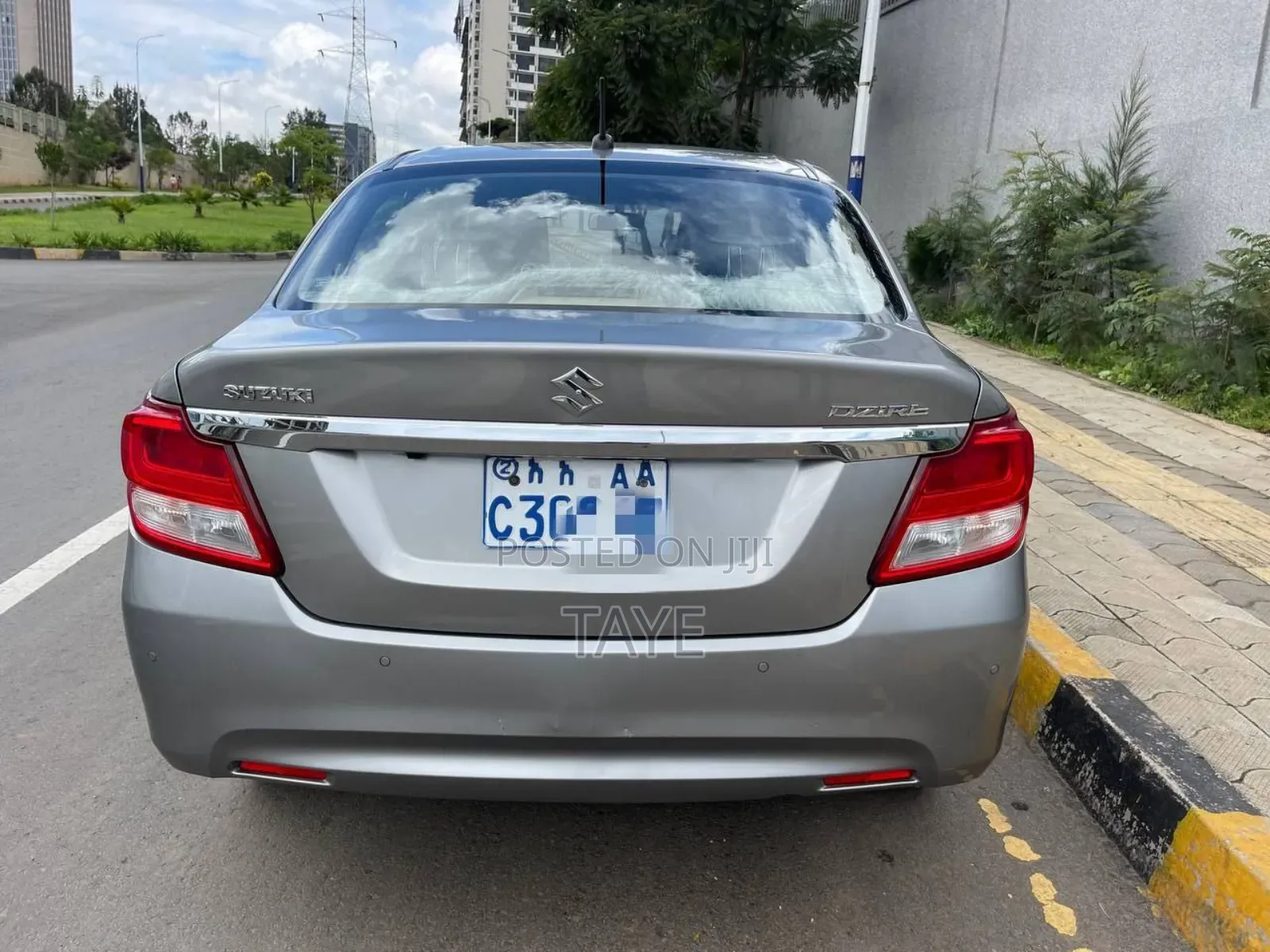 Suzuki Dzire 2023 Silver