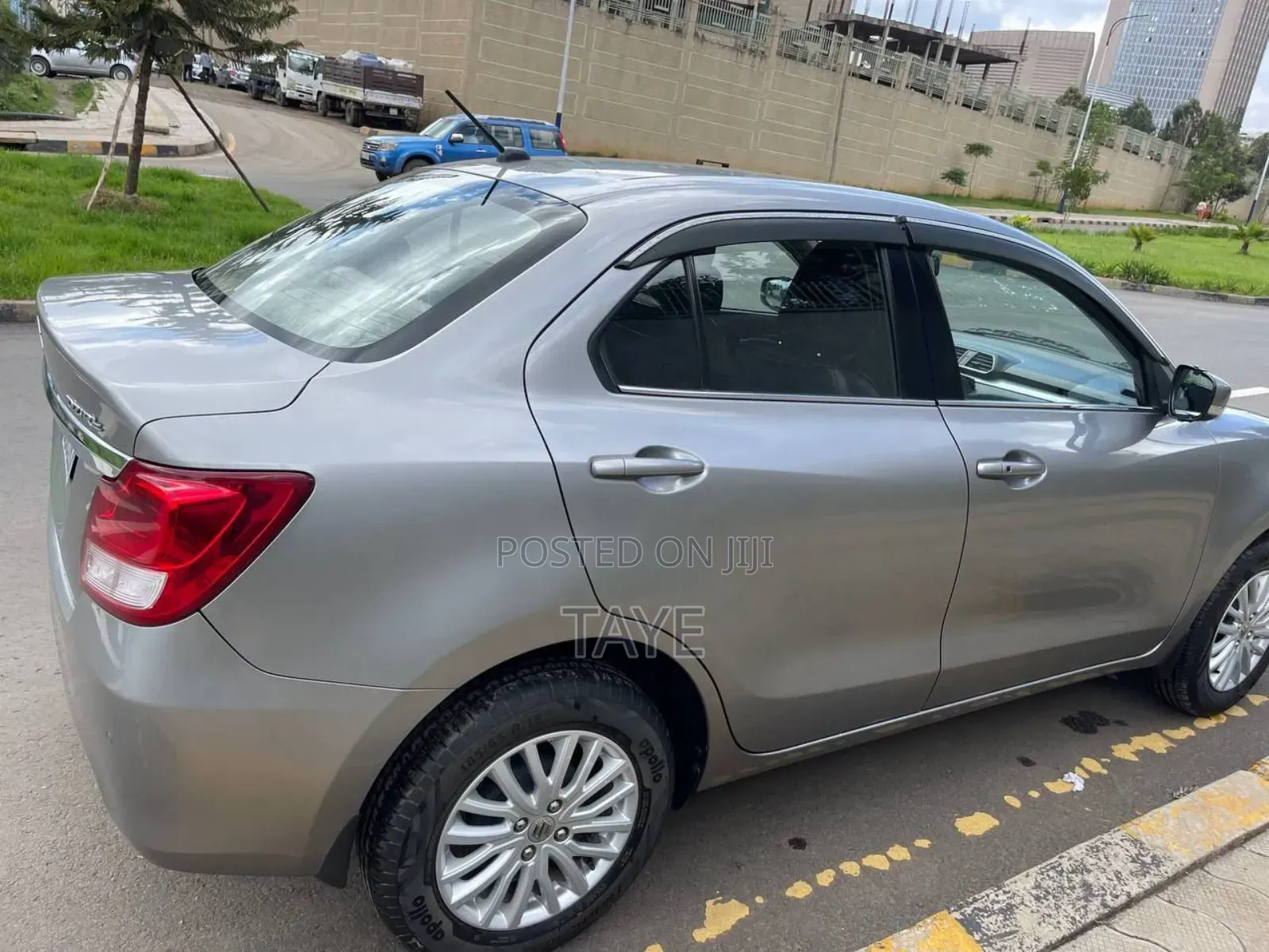 Suzuki Dzire 2023 Silver