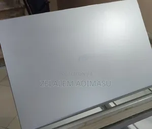 Photo - New Laptop Asus VivoBook W202 8GB Intel Core I7 SSD 512GB