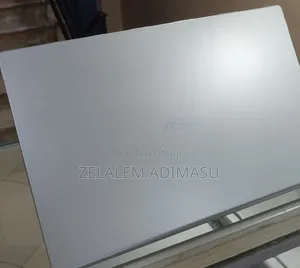 New Laptop Asus VivoBook W202 8GB Intel Core I7 SSD 512GB