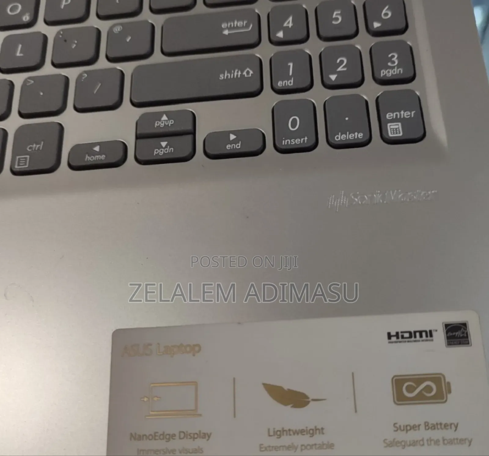 New Laptop Asus VivoBook W202 8GB Intel Core I7 SSD 512GB