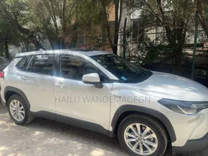 New Toyota Corolla Cross 2024 White