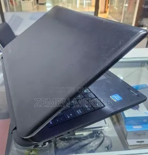 Photo - Laptop Toshiba Satellite C55 4GB Intel Xeon HDD 140GB