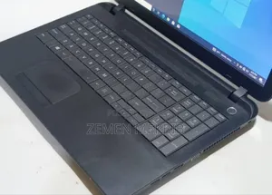 Laptop Toshiba Satellite C55 4GB Intel Xeon HDD 140GB