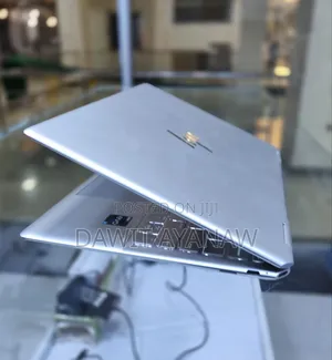 New Laptop HP Spectre 8GB Intel Core I5 SSD 512GB