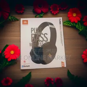 Photo - JBL TUNEBT800 Foldable and Portable Headphones