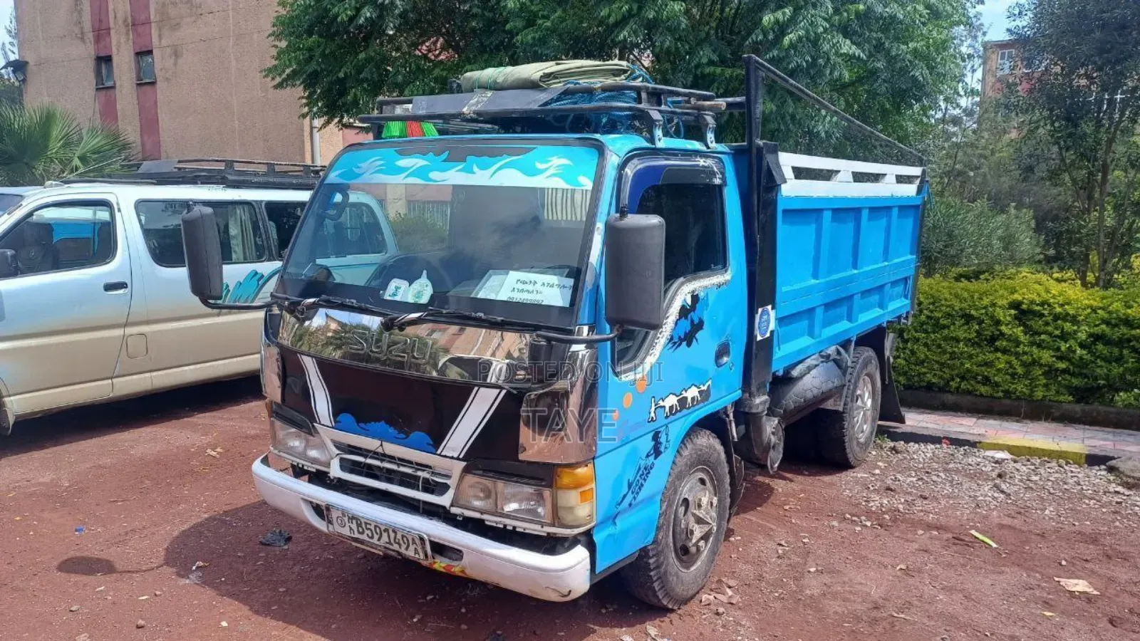 Isuzu Dump Truck