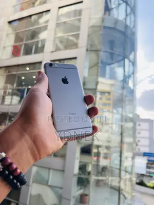 Photo - Apple iPhone 6 32 GB Gray