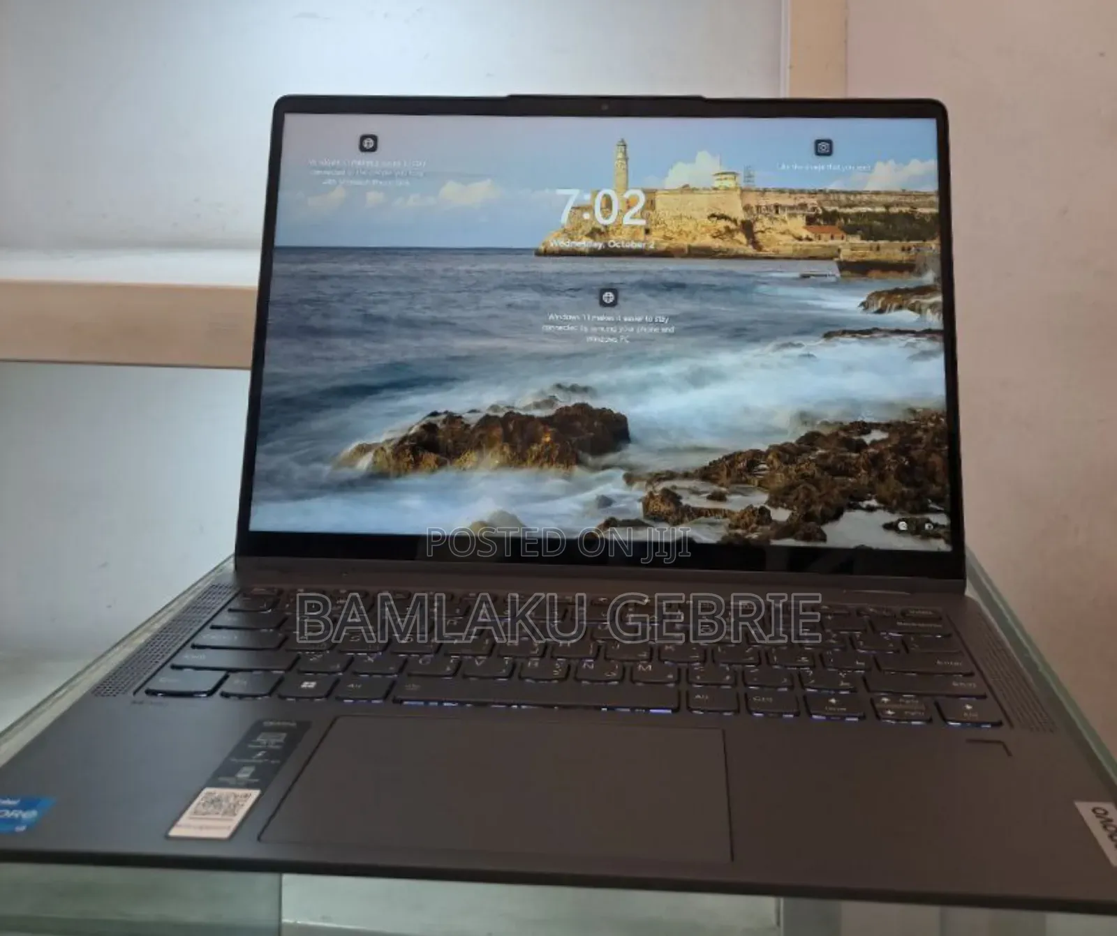 New Laptop Lenovo Yoga 330 8GB Intel Core I3 SSD 256GB