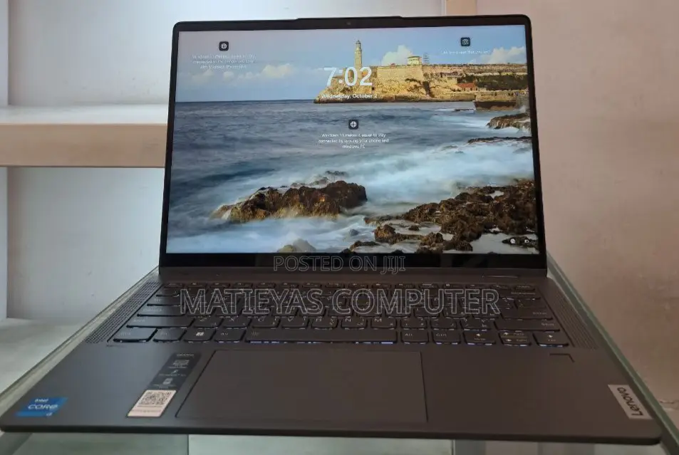 New Laptop Lenovo Yoga 3 8GB Intel Core I3 SSD 256GB