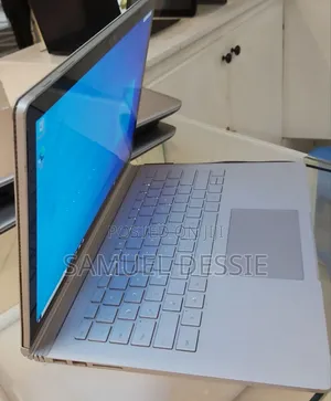 New Laptop Microsoft Surface 8GB Intel Core I5 SSD 256GB