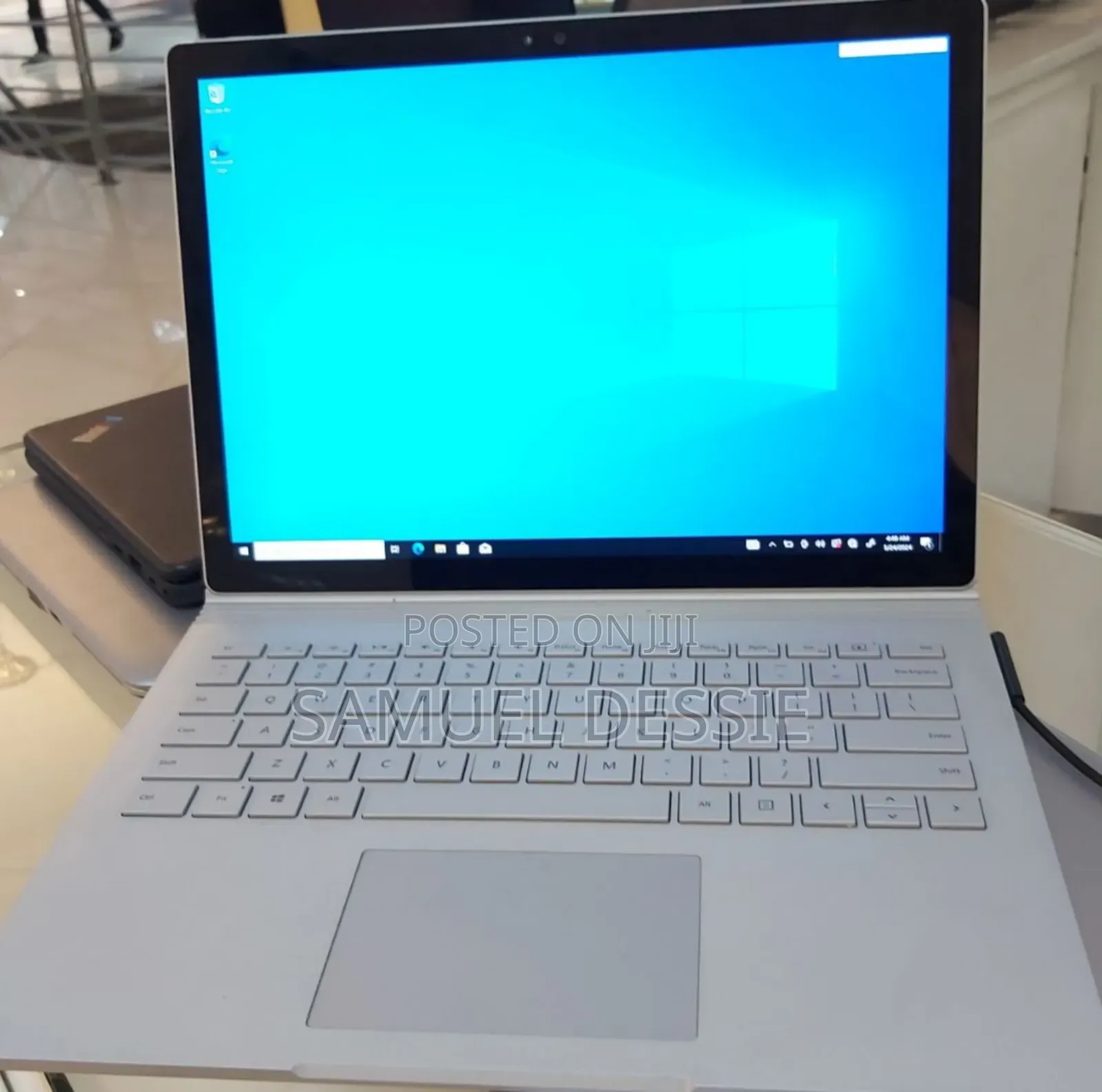 New Laptop Microsoft Surface 8GB Intel Core I5 SSD 256GB